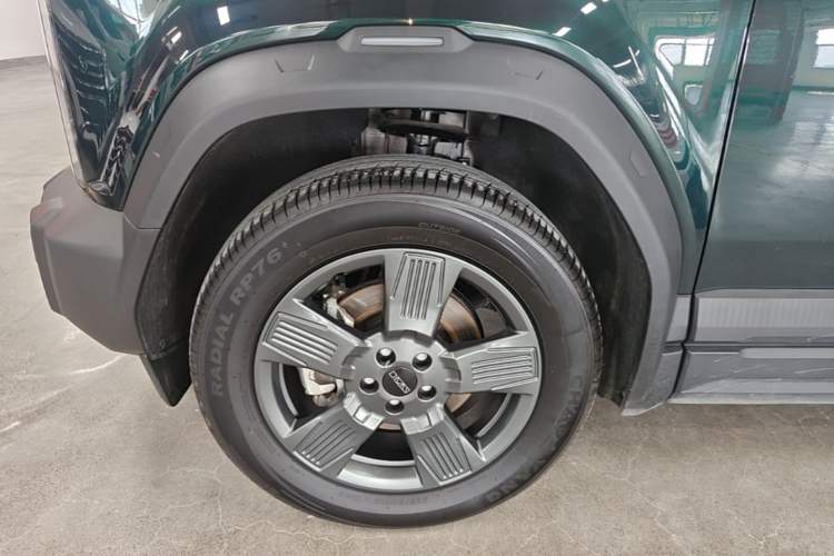 Used iCAR 03 2024 401km Range Two-Wheel Drive Standard Yuechao Version Left Front Wheel Hub