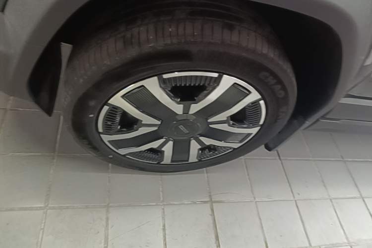 Used iCAR 03 2024 472km Four-Wheel Drive Long-Range Version Left Front Wheel Hub