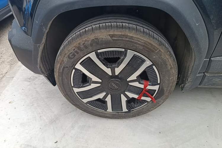 Used iCAR 03 2024 472km Four-Wheel Drive Long-Range Smart Enjoyment Version Left Front Wheel Hub