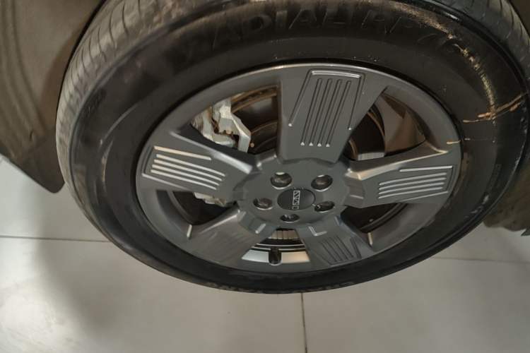 Used iCAR 03 2024 401km Two-Wheel Drive Standard Edition Left Front Wheel Hub