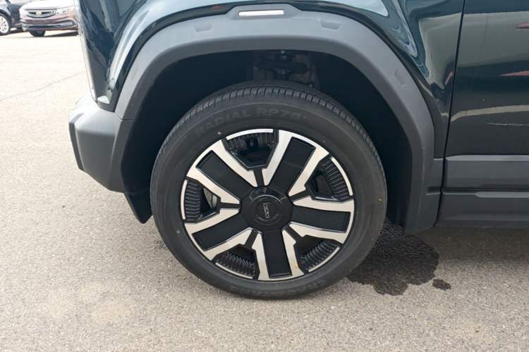 Used iCAR 03 2024 472km Four-Wheel Drive Long-Range Intelligent Advanced Version Left Front Wheel Hub