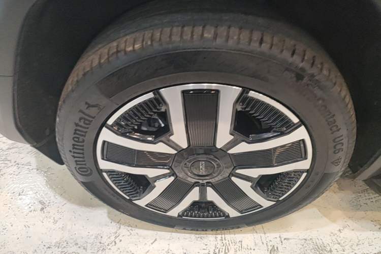 Used iCAR 03 2024 472km Four-Wheel Drive Long-Range Version Left Front Wheel Hub