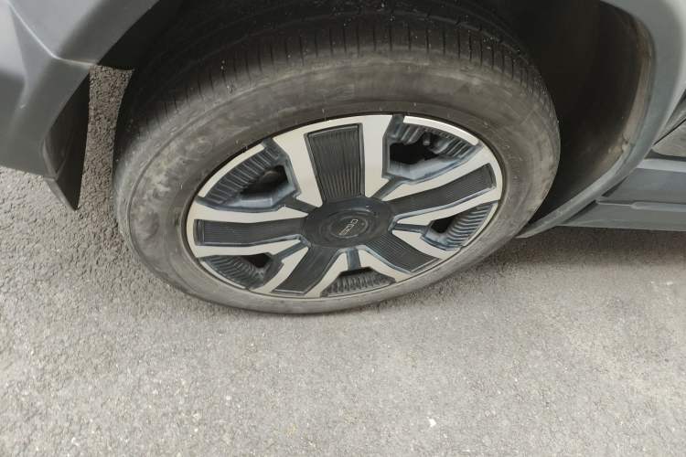 Used iCAR 03 2024 472km Four-Wheel Drive Long-Range Smart Enjoyment Version Left Front Wheel Hub