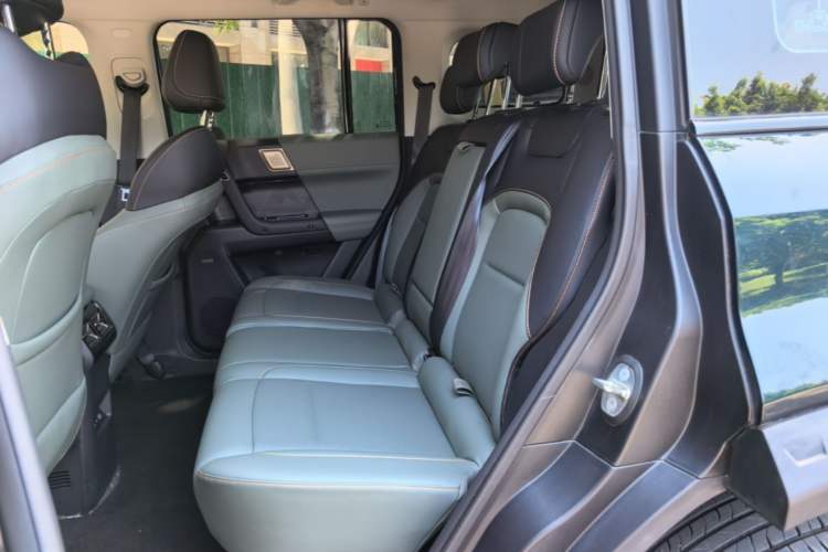 Used iCAR 03 2024 472km Four-Wheel Drive Long-Range Version Left Rear Seat