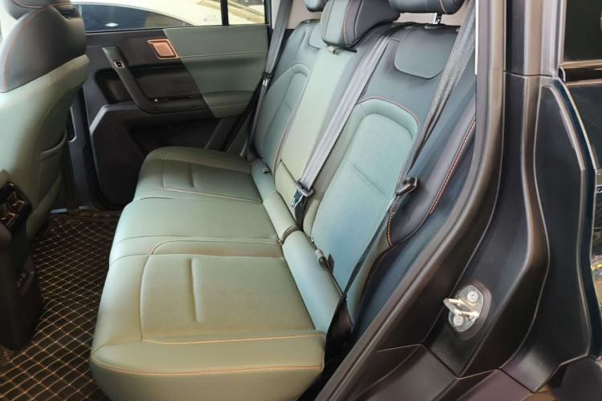 Used iCAR 03 2024 501km Two-Wheel Drive Long-Range Version Left Rear Seat