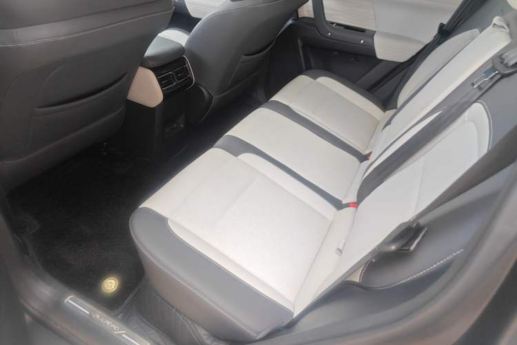 Used iCAR 03 2024 501km Two-Wheel Drive Long-Range Version Left Rear Seat