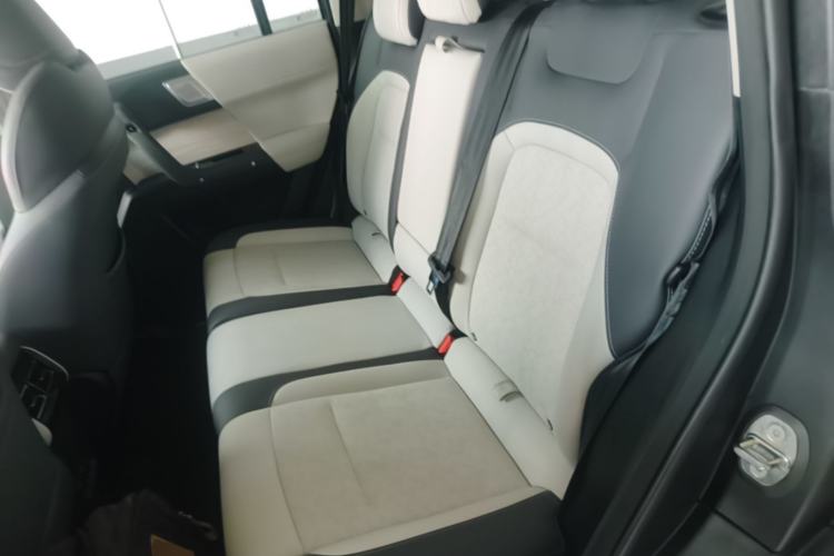 Used iCAR 03 2024 472km Four-Wheel Drive Long-Range Version Left Rear Seat