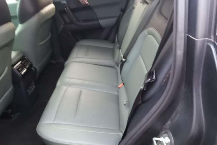 Used iCAR 03 2024 401km Two-Wheel Drive Standard Advanced Version Left Rear Seat