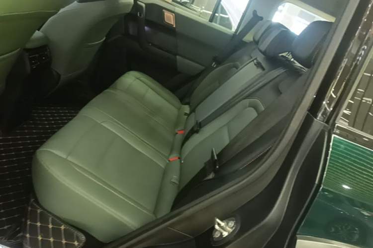 Used iCAR 03 2024 501km Four-wheel Drive Long-Range Advanced Version Left Rear Seat