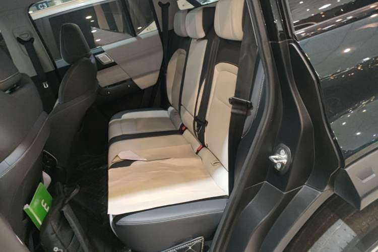 Used iCAR 03 2024 472km Four-Wheel Drive Long-Range Version Left Rear Seat
