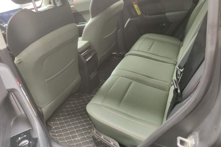 Used iCAR 03 2024 472km Four-Wheel Drive Long-Range Smart Enjoyment Version Left Rear Seat