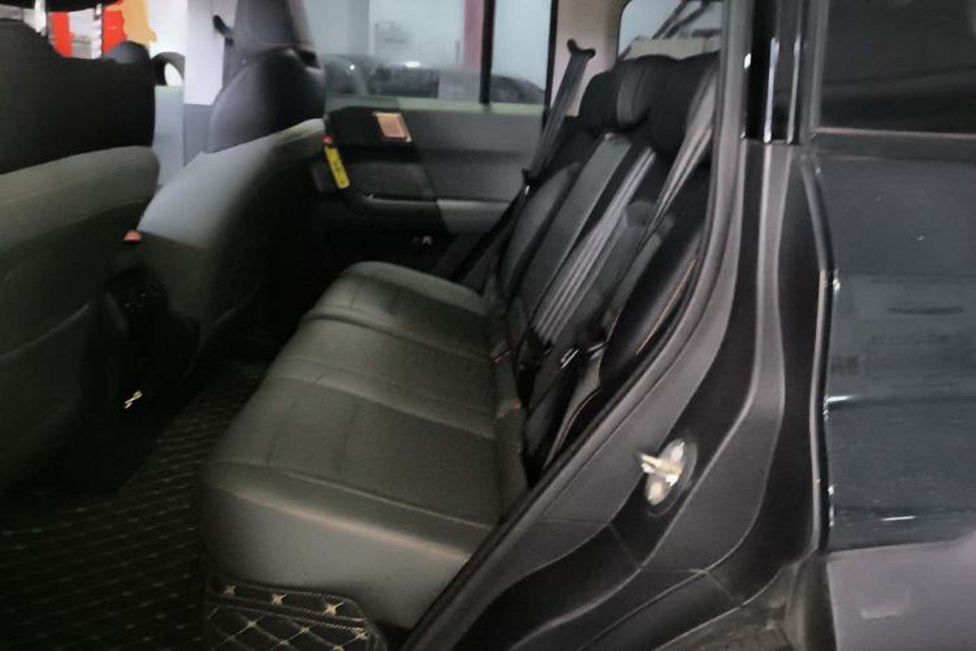 Used iCAR 03 2024 472km Four-Wheel Drive Long-Range Version Left Rear Seat