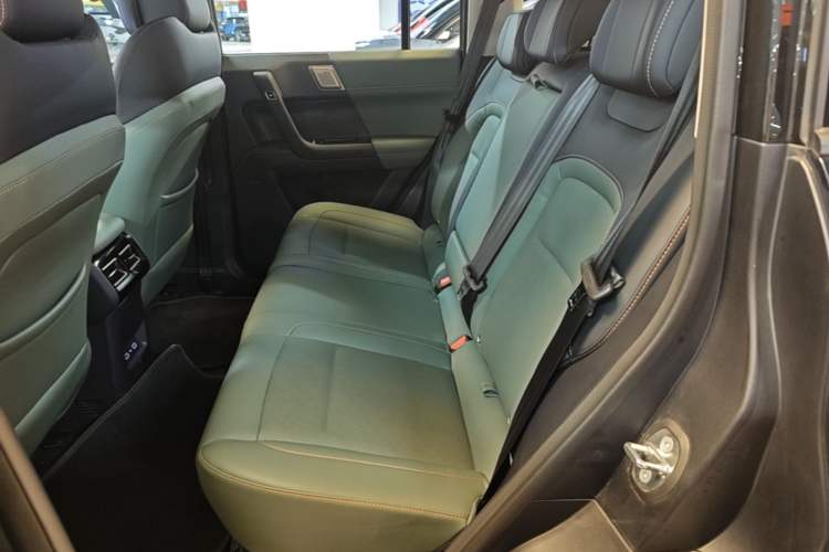 Used iCAR 03 2024 401km Two-Wheel Drive Standard Advanced Version Left Rear Seat