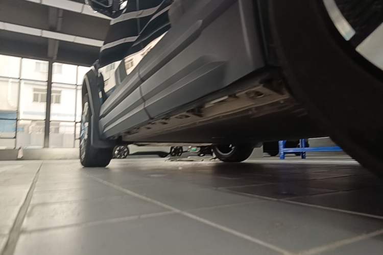 Used iCAR 03 2024 472km Four-Wheel Drive Long-Range Version Left Side Sill