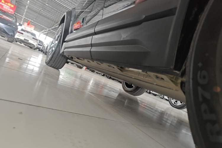 Used iCAR 03 2024 472km Four-Wheel Drive Long-Range Version Left Side Sill