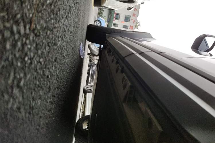 Used iCAR 03 2024 401km Two-Wheel Drive Standard Edition Left Side Sill