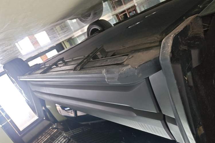 Used iCAR 03 2024 472km Four-Wheel Drive Long-Range Version Left Side Sill