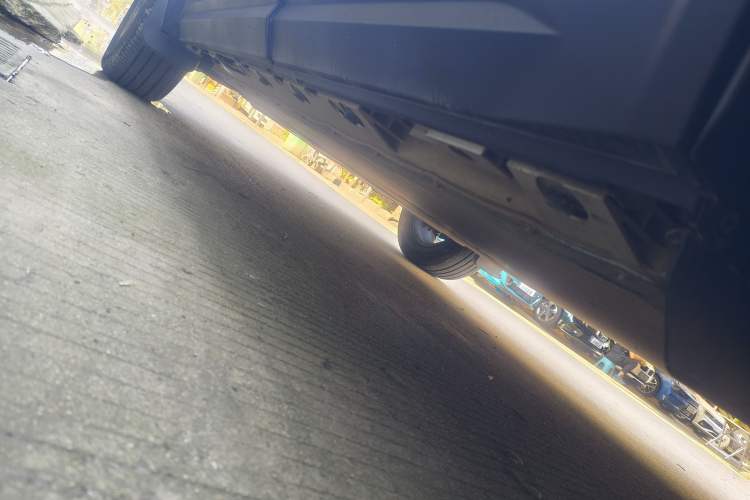 Used iCAR 03 2024 401km Two-Wheel Drive Standard Advanced Version Left Side Sill