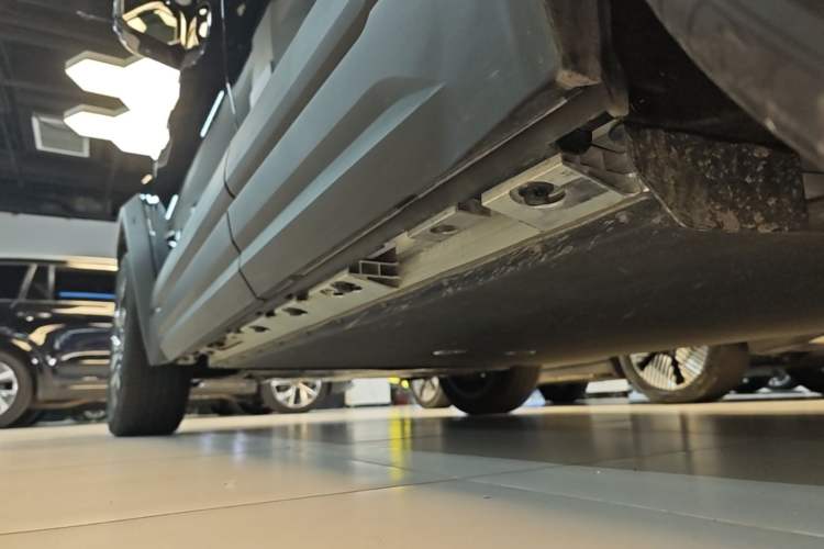 Used iCAR 03 2024 501km Four-wheel Drive Long-Range Advanced Version Left Side Sill