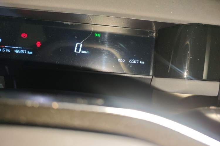 Used iCAR 03 2024 401km Two-Wheel Drive Standard Advanced Version Odometer Close Up