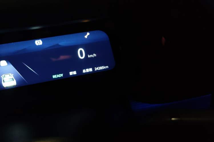 Used iCAR 03 2024 501km Four-wheel Drive Long-Range Advanced Version Odometer Close Up
