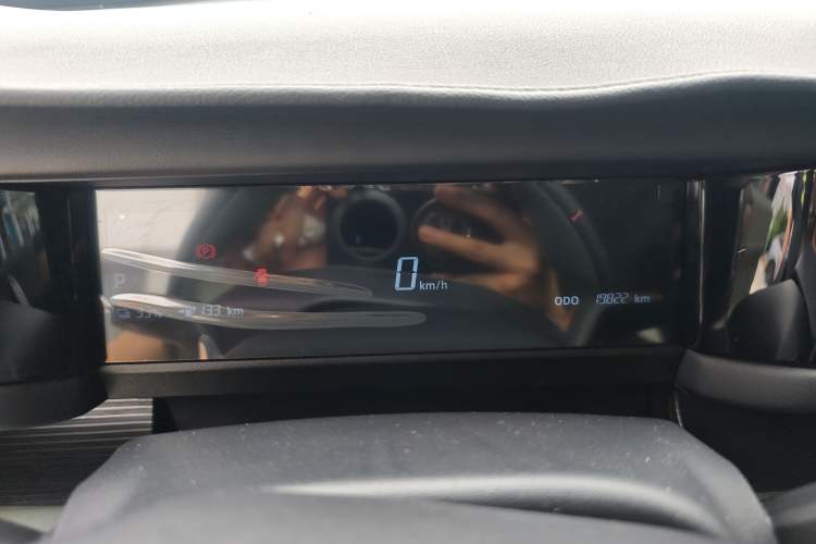 Used iCAR 03 2024 401km Two-Wheel Drive Standard Advanced Version Odometer Close Up