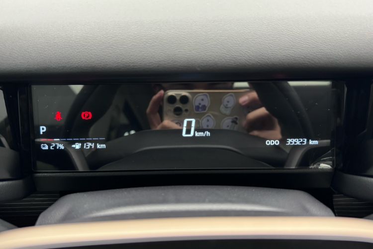 Used iCAR 03 2024 501km Two-Wheel Drive Long-Range Version Odometer Close Up