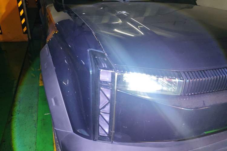 Used iCAR 03 2024 401km Two-Wheel Drive Standard Advanced Version Right Front Headlight