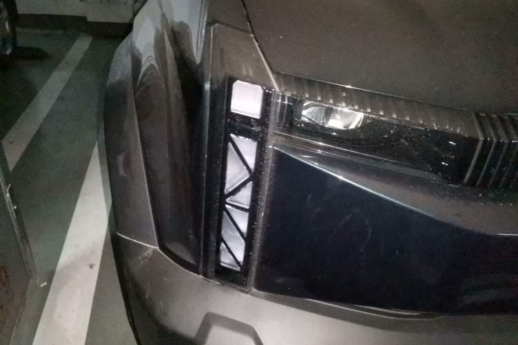 Used iCAR 03 2024 501km Two-Wheel Drive Long-Range Version Right Front Headlight