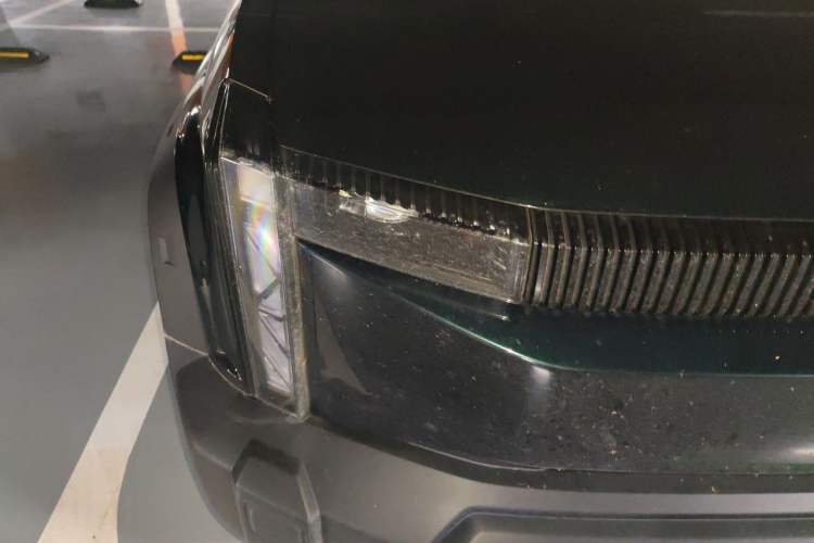 Used iCAR 03 2024 501km Two-Wheel Drive Long-Range Version Right Front Headlight