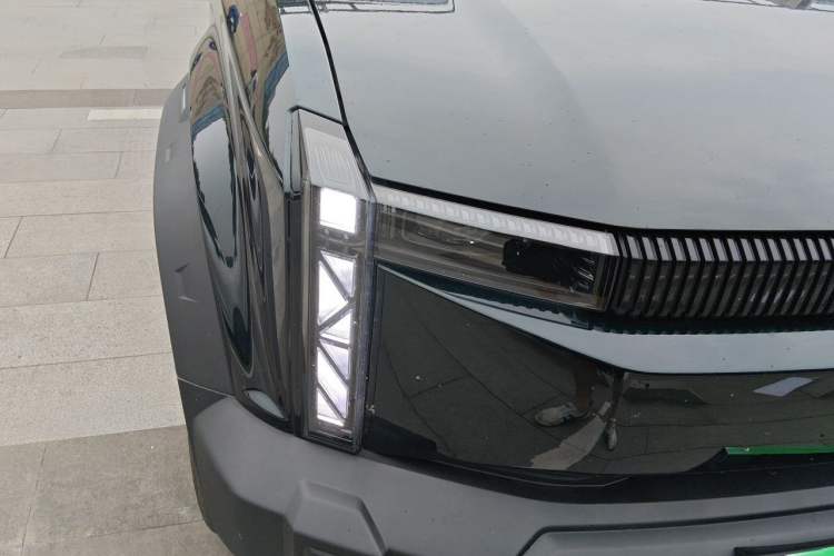 Used iCAR 03 2024 472km Four-Wheel Drive Long-Range Version Right Front Headlight