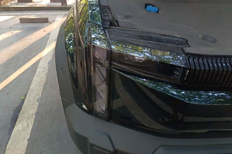 Used iCAR 03 2024 501km Two-Wheel Drive Long-Range Version Right Front Headlight