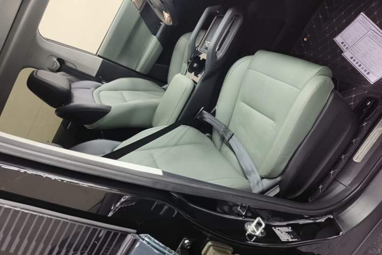 Used iCAR 03 2024 501km Two-Wheel Drive Long-Range Version Right Front Seat