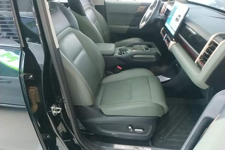 Used iCAR 03 2024 501km Four-wheel Drive Long-Range Advanced Version Right Front Seat