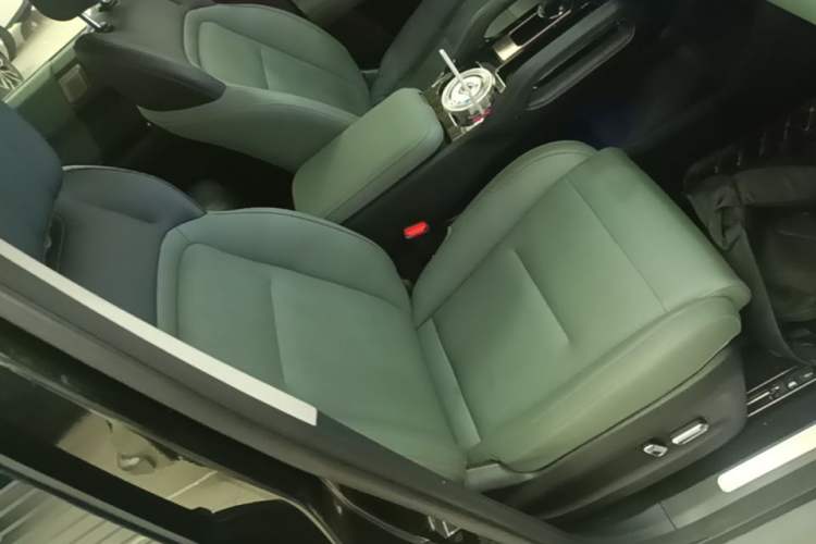 Used iCAR 03 2024 501km Four-wheel Drive Long-Range Advanced Version Right Front Seat