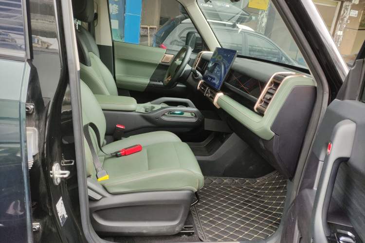 Used iCAR 03 2024 472km Four-Wheel Drive Long-Range Smart Enjoyment Version Right Front Seat