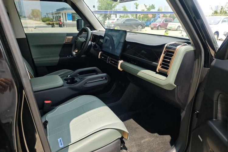 Used iCAR 03 2024 401km Two-Wheel Drive Standard Advanced Version Right Front Seat
