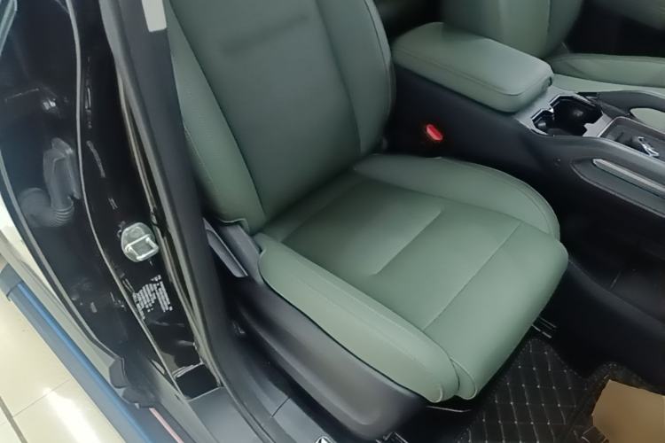 Used iCAR 03 2024 501km Two-Wheel Drive Long-Range Version Right Front Seat