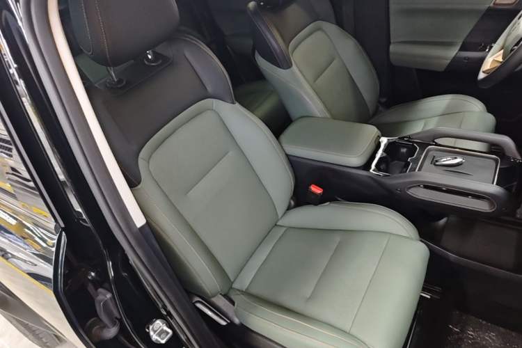 Used iCAR 03 2024 501km Two-Wheel Drive Long-Range Version Right Front Seat