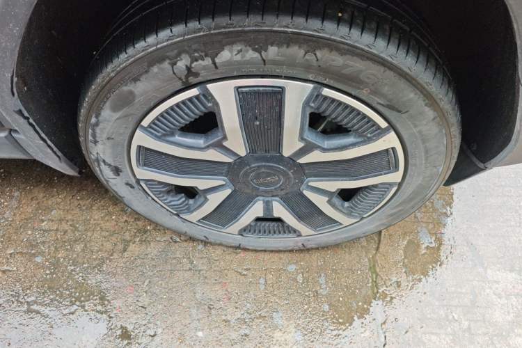 Used iCAR 03 2024 472km Four-Wheel Drive Long-Range Intelligent Advanced Version Right Front Wheel Hub