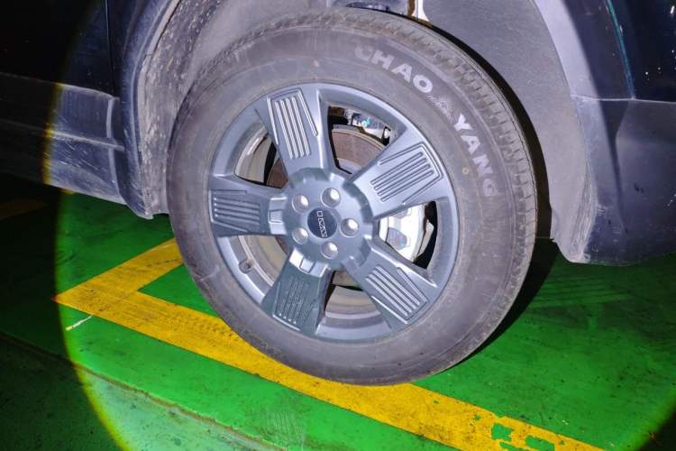 Used iCAR 03 2024 401km Two-Wheel Drive Standard Advanced Version Right Front Wheel Hub