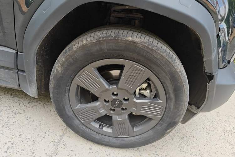 Used iCAR 03 2024 501km Two-Wheel Drive Long-Range Version Right Front Wheel Hub