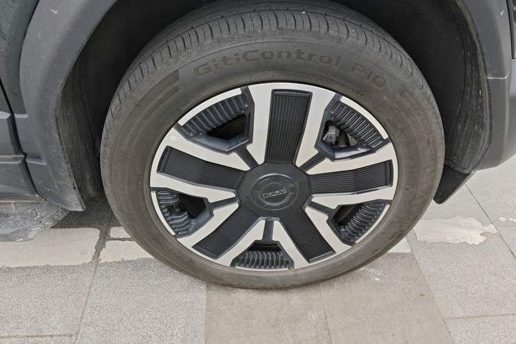 Used iCAR 03 2024 472km Four-Wheel Drive Long-Range Version Right Front Wheel Hub