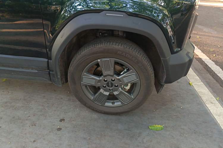 Used iCAR 03 2024 501km Two-Wheel Drive Long-Range Version Right Front Wheel Hub