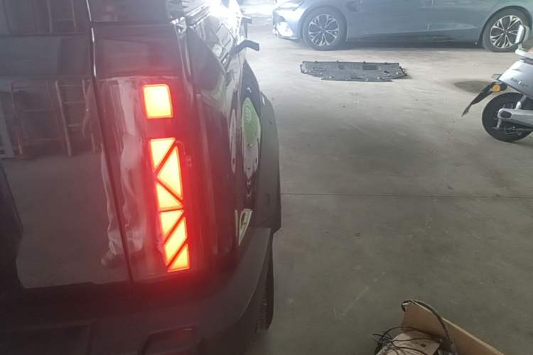 Used iCAR 03 2024 501km Two-Wheel Drive Long-Range Version Right Rear Taillight