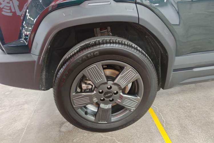 Used iCAR 03 2024 401km Range Two-Wheel Drive Standard Yuechao Version Right Rear Wheel Hub