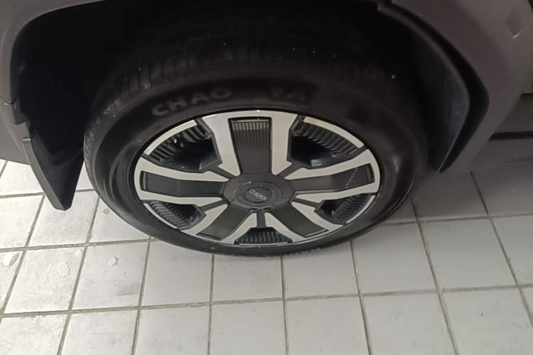Used iCAR 03 2024 472km Four-Wheel Drive Long-Range Version Right Rear Wheel Hub