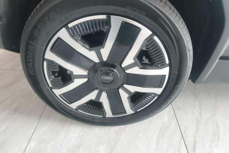 Used iCAR 03 2024 472km Four-Wheel Drive Long-Range Version Right Rear Wheel Hub
