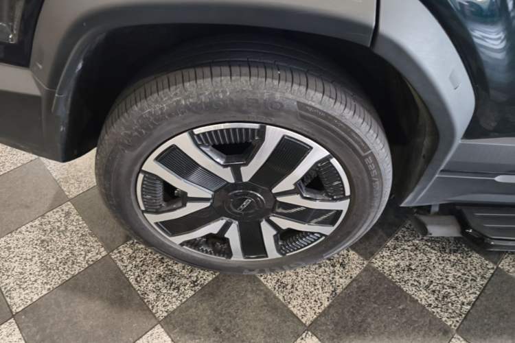 Used iCAR 03 2024 472km Four-Wheel Drive Long-Range Version Right Rear Wheel Hub