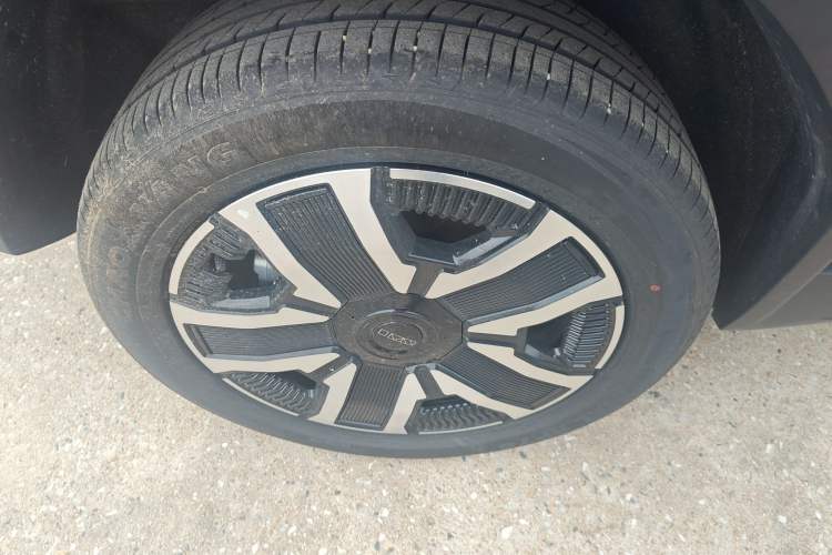 Used iCAR 03 2024 472km Four-Wheel Drive Long-Range Intelligent Advanced Version Right Rear Wheel Hub